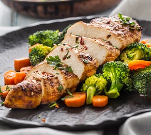 Chicken breast and vegetables